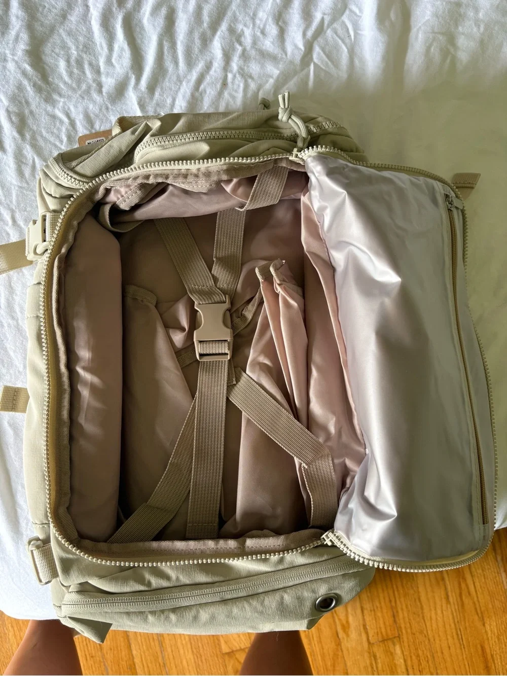 NWT BAGSMART Beige Travel Backpack - Neutral Canvas Daypack